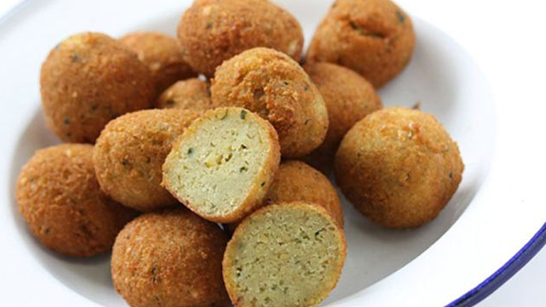 Φαβοκεφτέδες που θα τους ενθουσιάσουν όλους